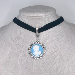 Handmade Vintage Style Cameo Pendant Choker Necklace